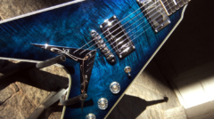 caue_v_6cordas_close