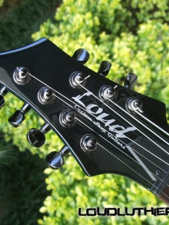 Simplicidade é beleza. Nos headstocks também.